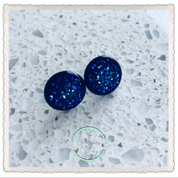 ⚡️SALE⚡️Royal Blue Flat Druzy on Black Studs - Picture 2 of 4